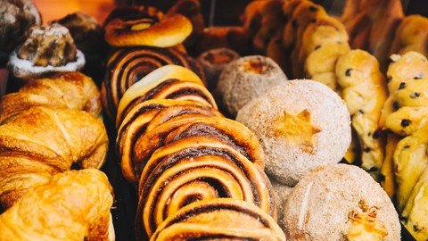 pro-baking-pastry-desserts-buns-croissants-schneck.jpg